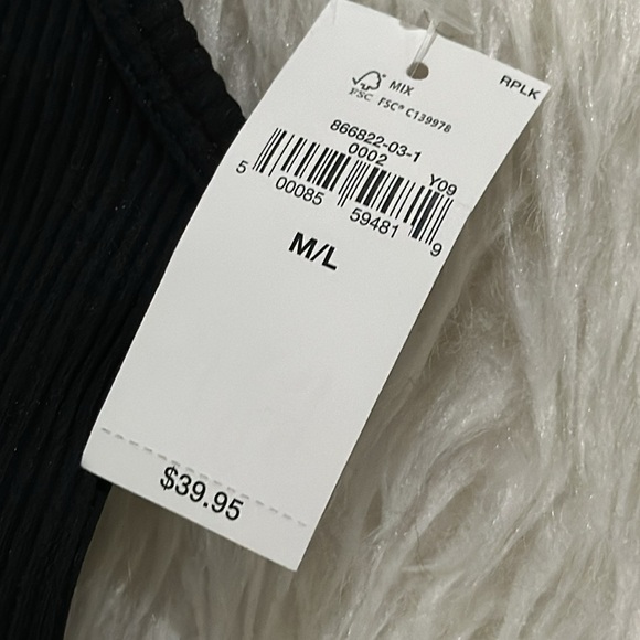 Gap fit black stretchy rib knit top size medium/ large - Picture 3 of 5